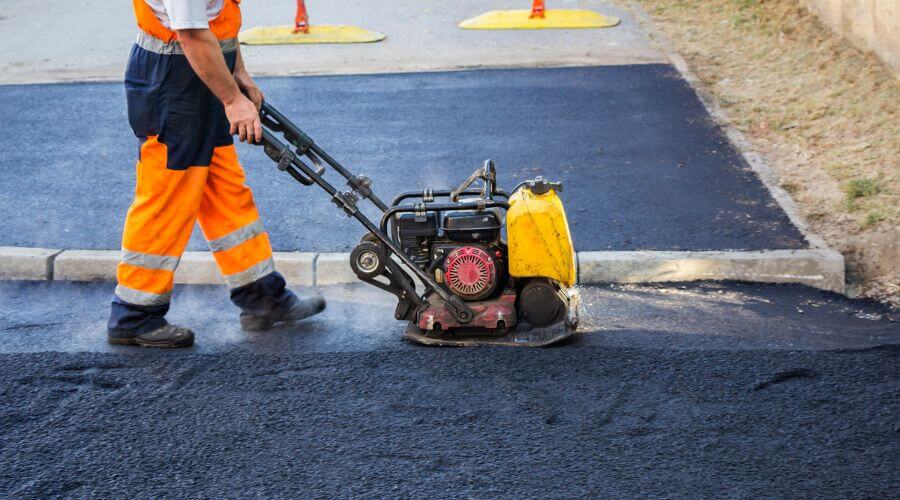 Professional gutter cleaning in Comptche, CA